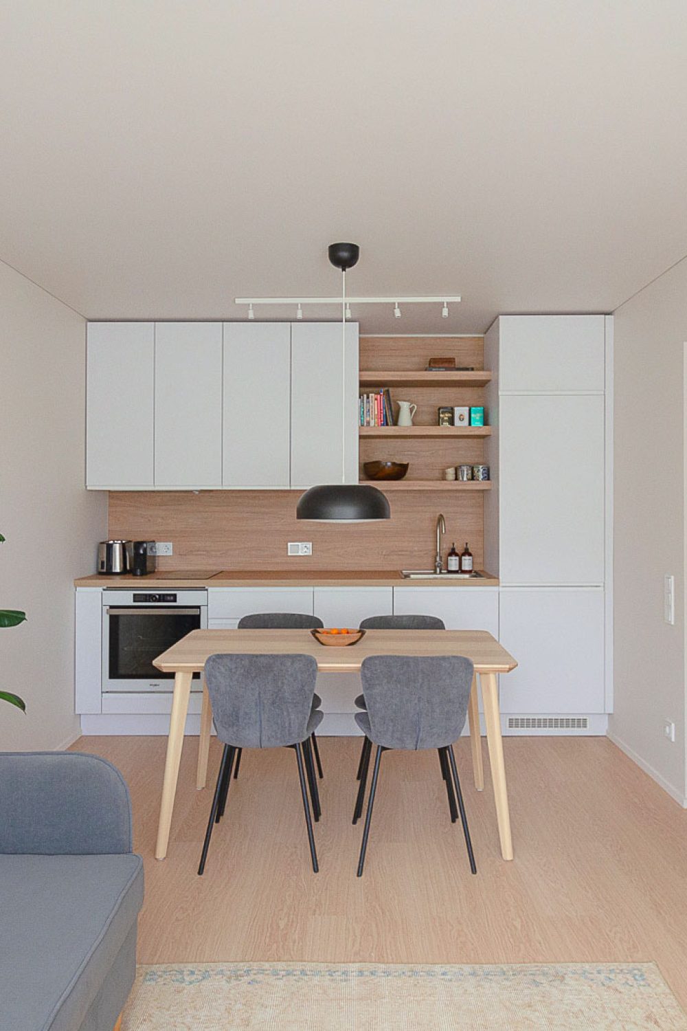 IKURES_rausvasis-butas_0114