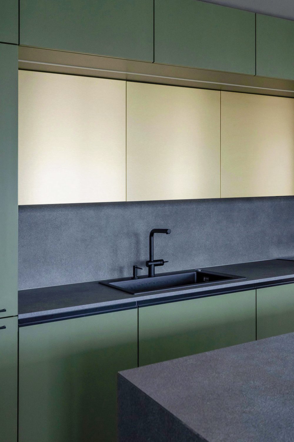 IKURES_zaliasis-butas_0175