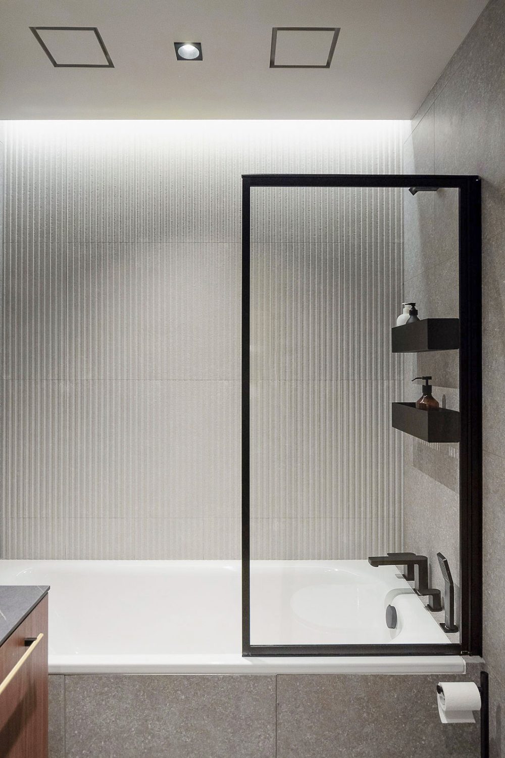 IKURES_zaliasis-butas_0266